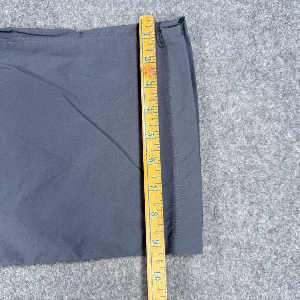 LL Bean Vista Camp Pants Mens 40x32 Gray Nylon Spandex Hiking Cargo 506421